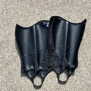 Saxon Equileather™ Half Chaps